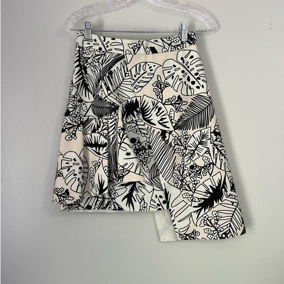 Zara Dresses & Skirts - Asymmetric Mini Skirt Tropical Leaf Print Zara Womens Size Medium Artsy